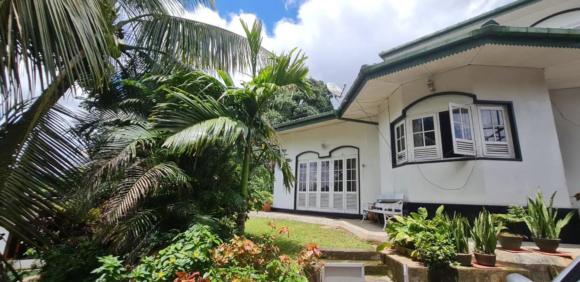 Wagi Villa \